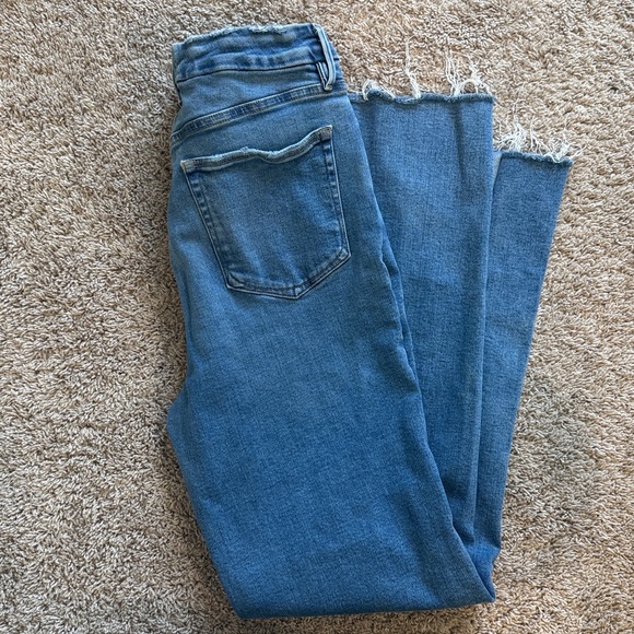Good American Good Boy Twisted Slit Raw Hem Jeans 12/31 - Picture 6 of 9